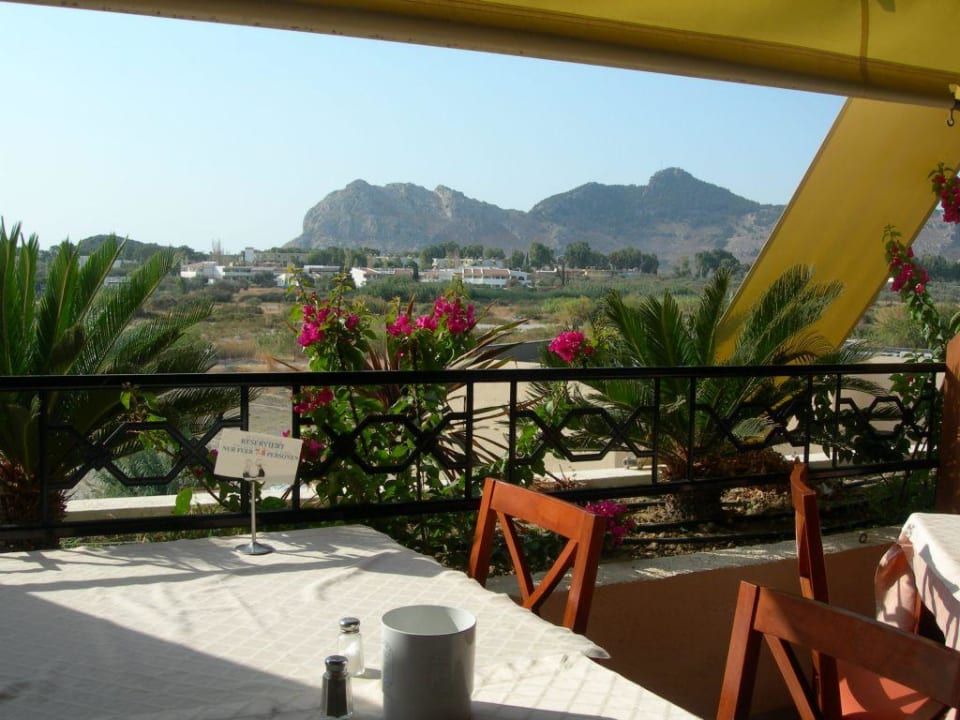 Blick von der Teraase des Dachrestaurants Atlantica Mikri Poli Rhodes