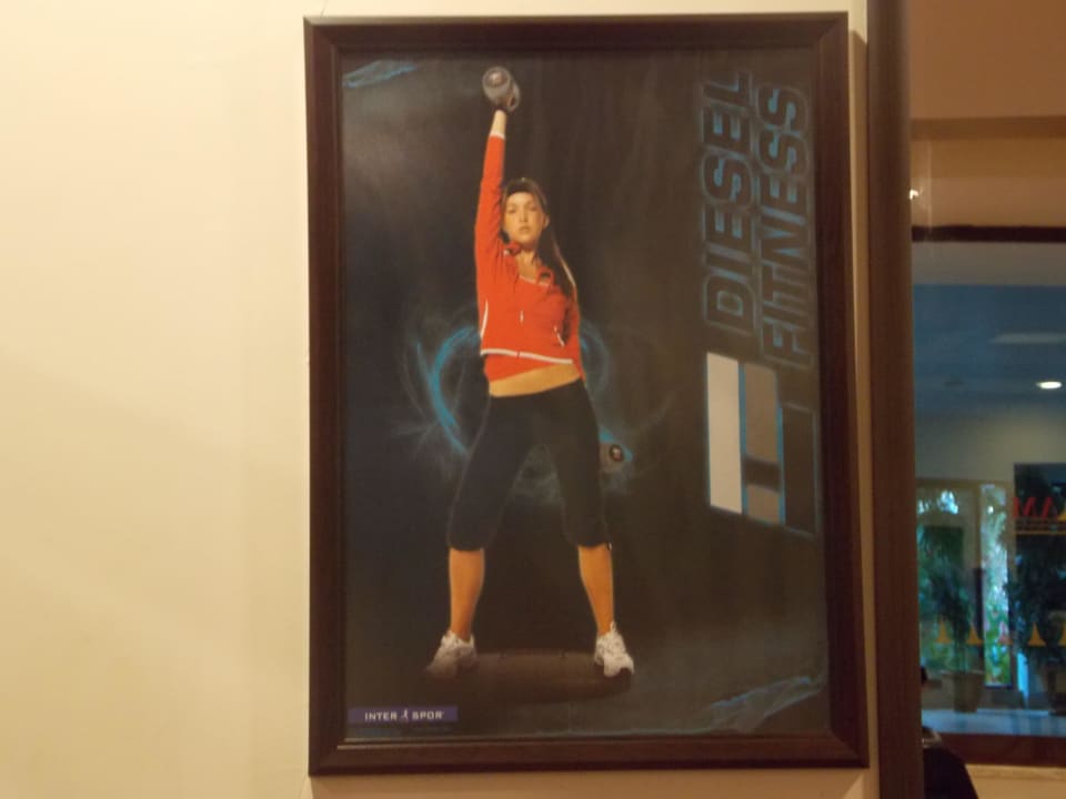 На стене спортзала Siam Elegance Hotels & Spa