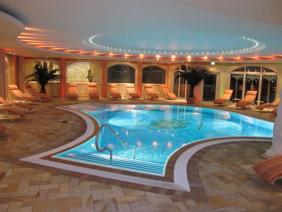 Innenpool Hotel Engel Obertal