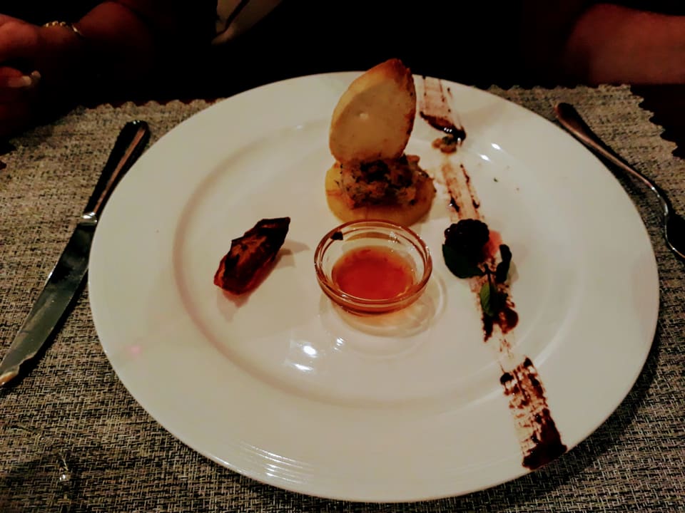 Gastro Acanthus Cennet Barut Collection