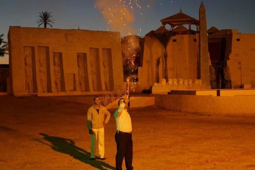 Feuerwerk  Abschluss Pickalbatros Alf Leila Wa Leila Resort - Neverland Hurghada