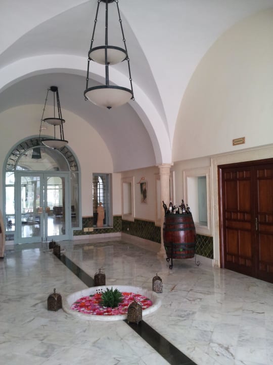 Eingang zum Speisesaal TMK Hotel Flora Park