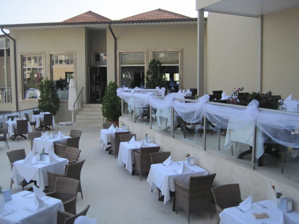 Der "weiße Abend", alles in weiß dekoriert Arcanus Hotels Sorgun