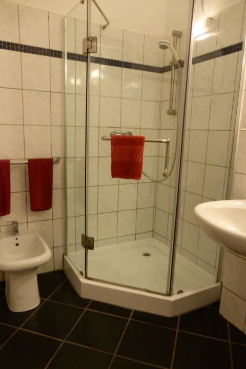 Dusche Diani Sea Resort