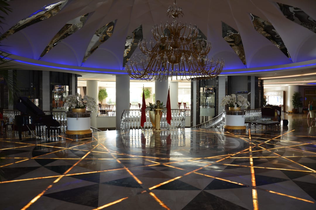 Lobby Crystal Sunset Pearl Collection