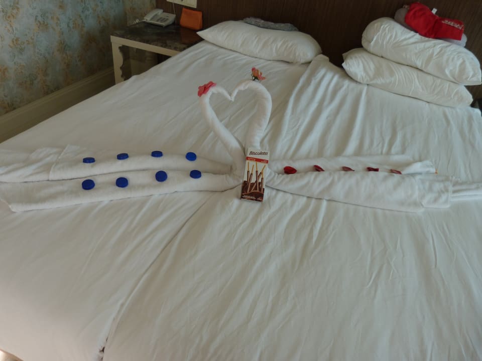 Zimmer Port Side Resort Hotel