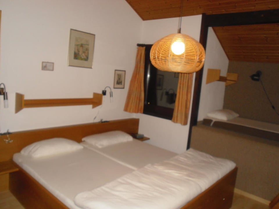 Das war das größere Schlafzimmer Feriendorf Öfingen