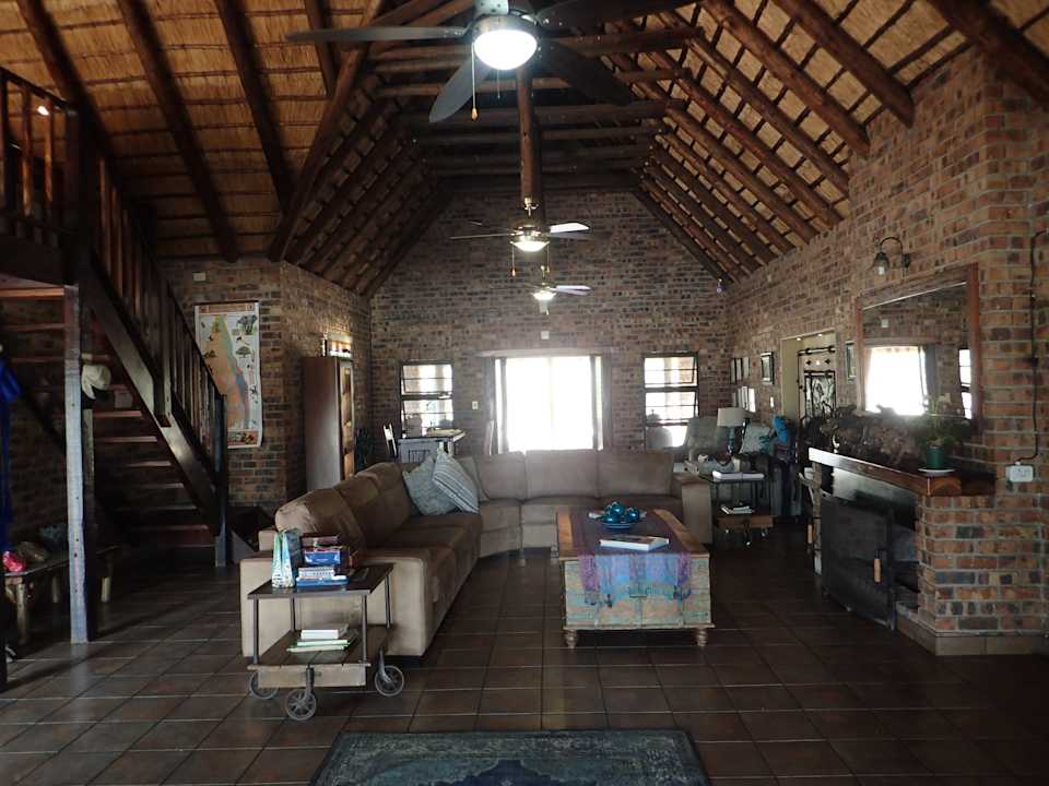 Lobby Gomo Gomo Game Lodge