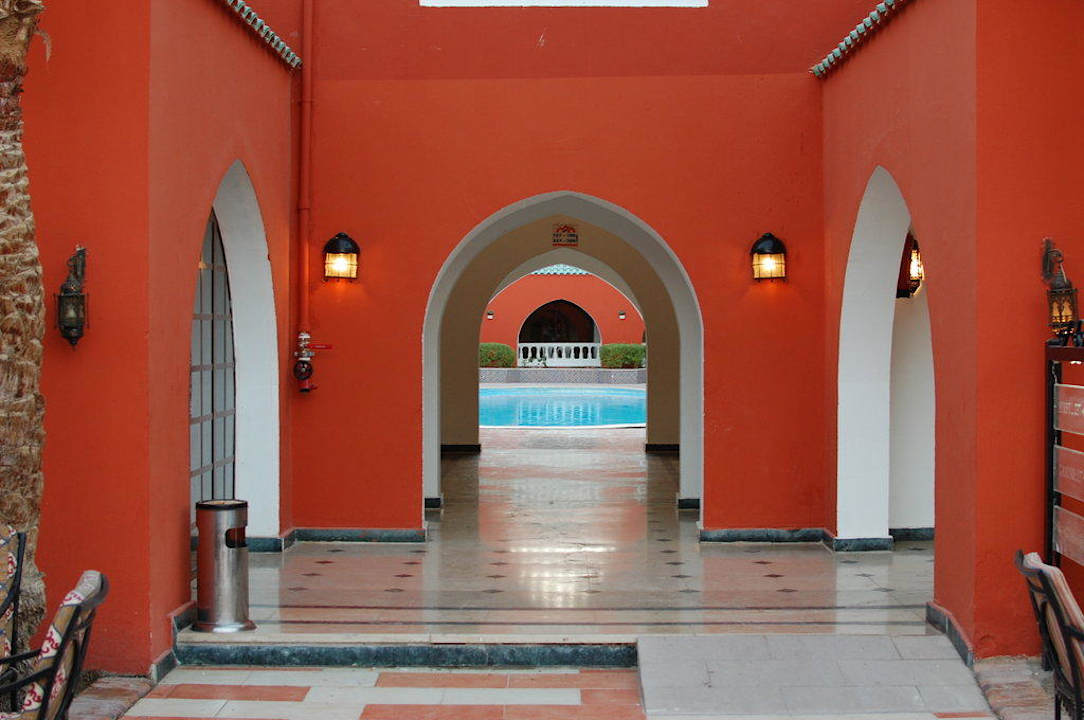 Переходы между корпусами Pickalbatros Alf Leila Wa Leila Resort - Neverland Hurghada
