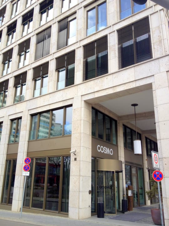 Eingang COSMO Hotel Berlin Mitte