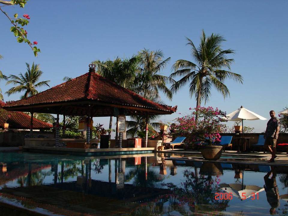 Der Hotelpool Aditya Beach Resort Lovina