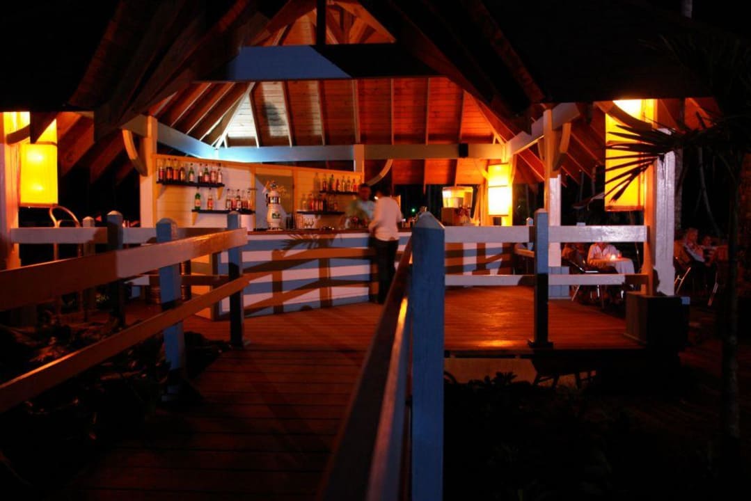 Strandbar Viva V Samana by Wyndham – Adults Only