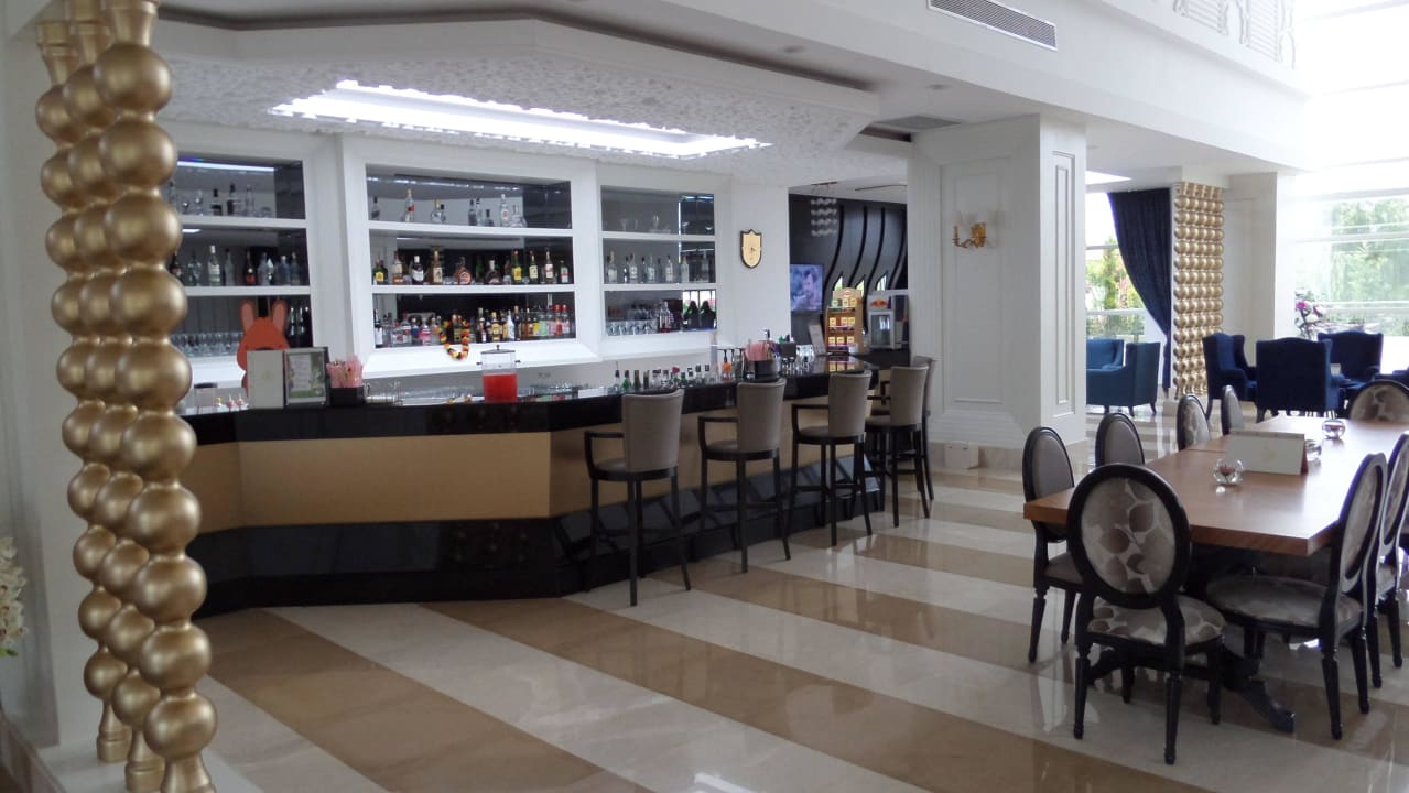 Schöne Lobby-Bar Mary Hotel Side
