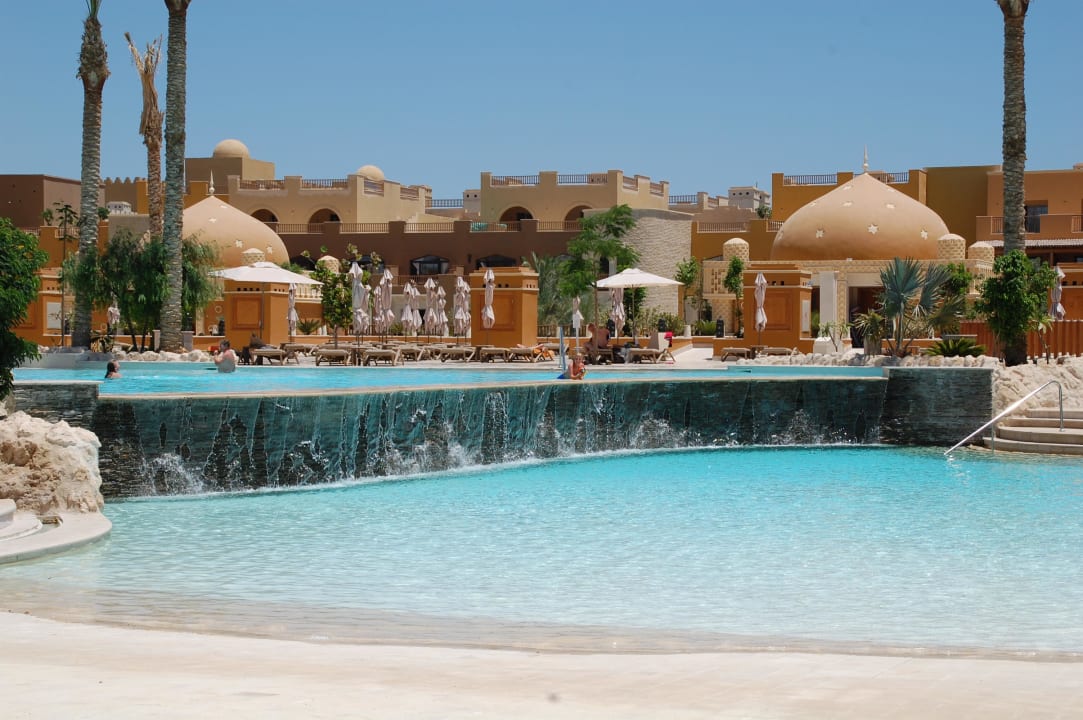 Überlaufpool, rechts davon Wellenpool Grand Waterworld Makadi