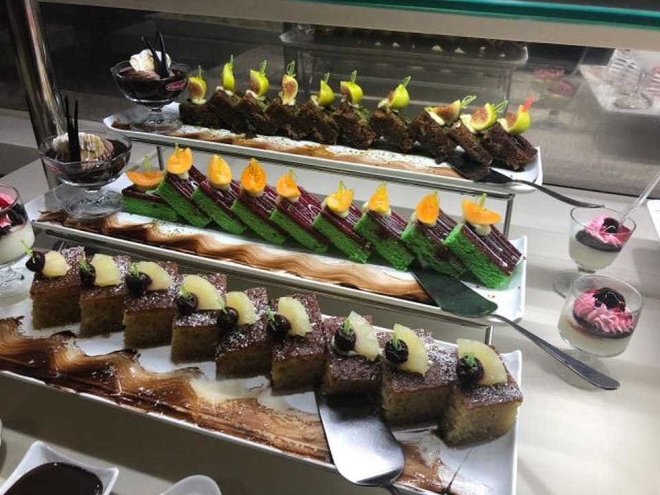 Gastro Port Side Resort Hotel