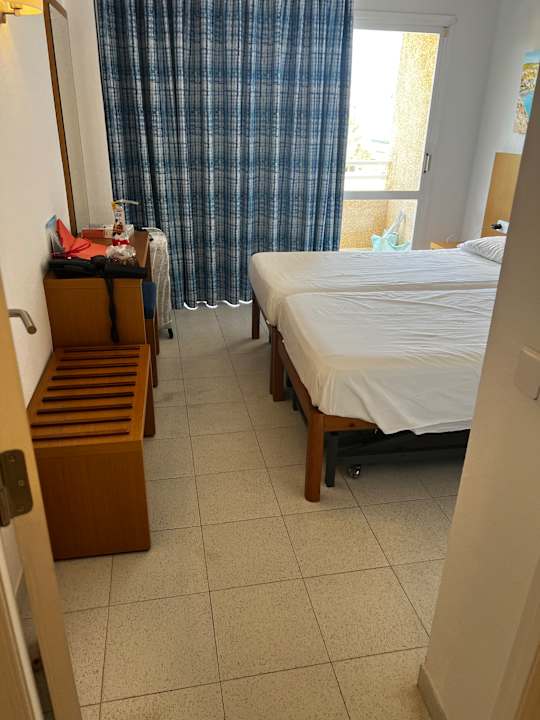 Zimmer Hotel Club Cala Romani