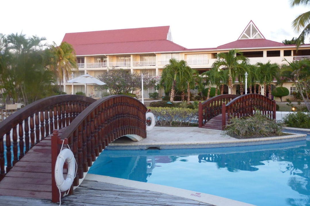 View to the pool garden Mystique Royal St. Lucia