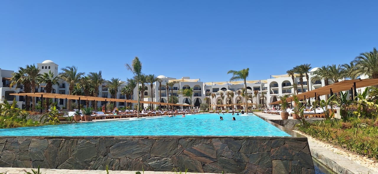 Pool Serry Beach Resort