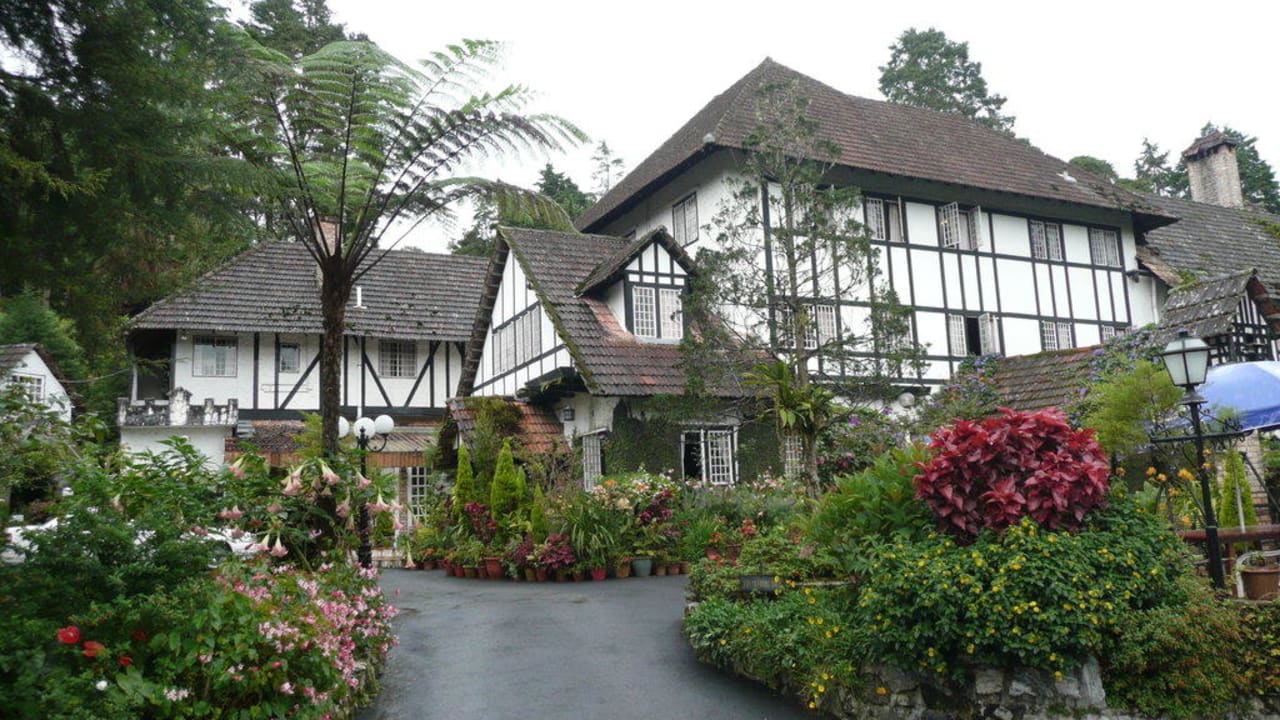Ein Teil der Zimmer (von Außen) Hotel Strawberry Park Resort