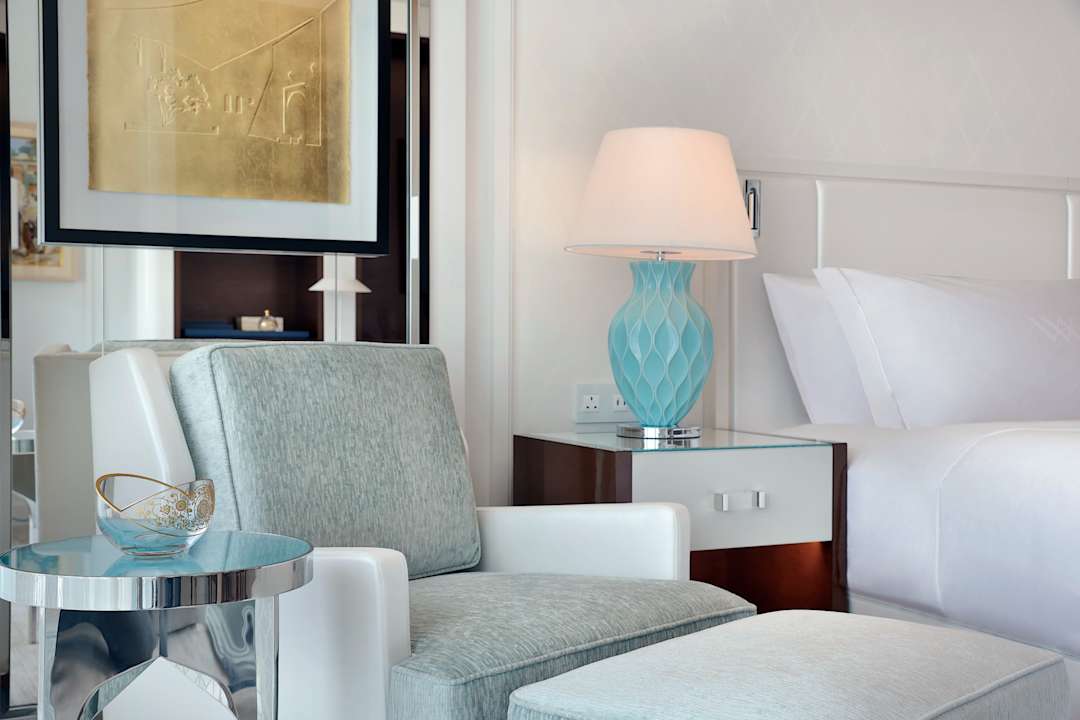 Zimmer Waldorf Astoria Doha Lusail
