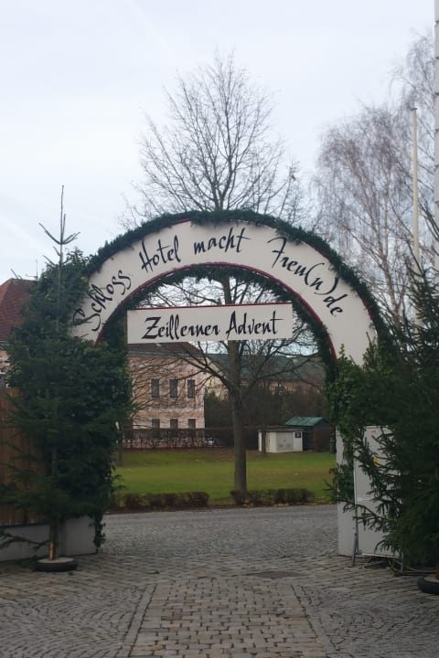 Außenansicht Schloss Hotel Zeillern