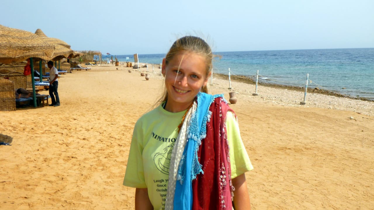 Natalie sucht Bauchtänzerinen Happy Life Village