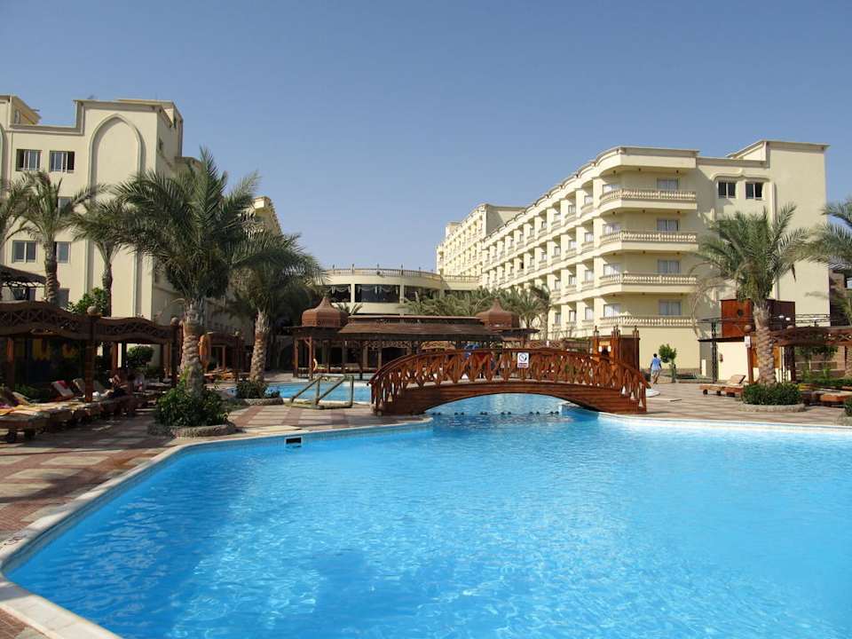 Basen i hotel Riviera Aqua Park Resort