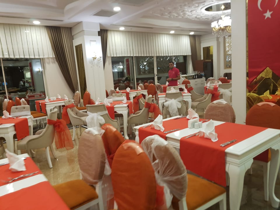 Gastro Side Royal Palace Hotel & Spa