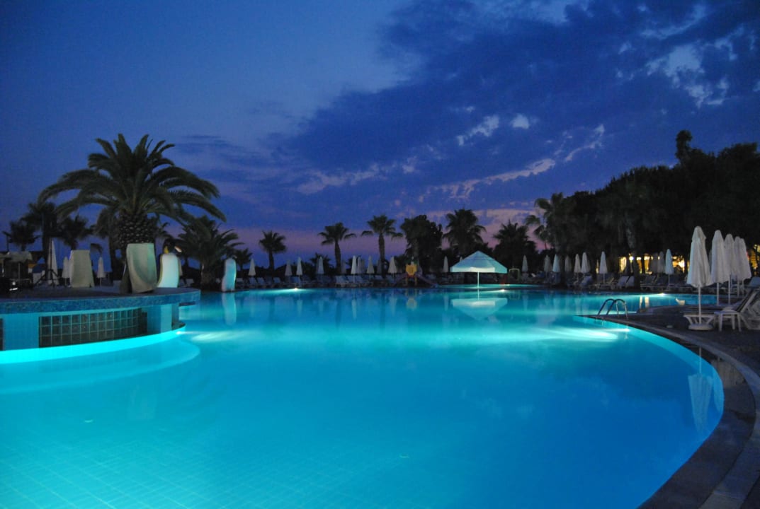 Großer Hauptpool Botanik Hotel & Resort