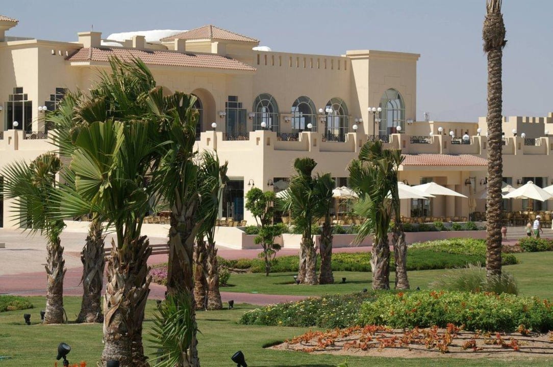Sicht auf das Hauptgebäude Cleopatra Luxury Resort Makadi Bay