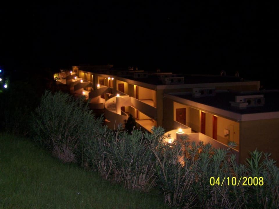 Quartiere bei Nacht Hotel Kalithea Mare Palace