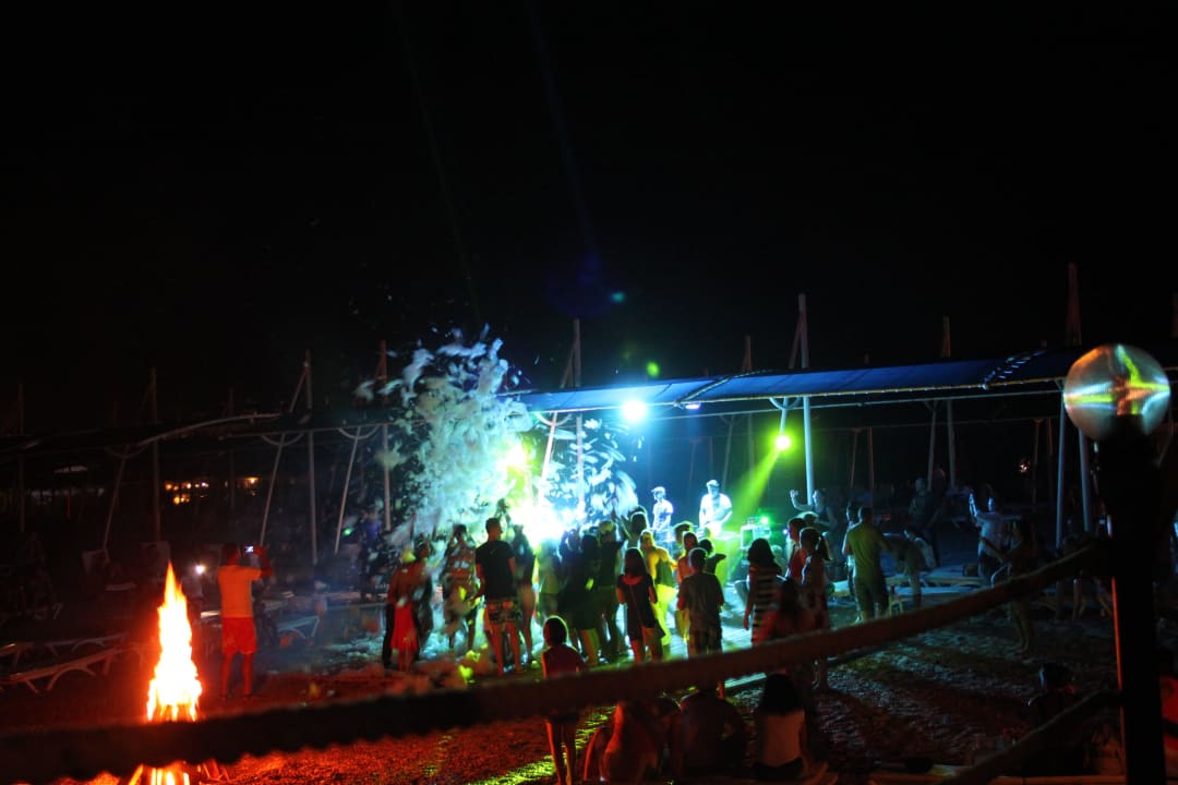 Beach/Schaum Party am Strand Seaden Sea World Resort & Spa