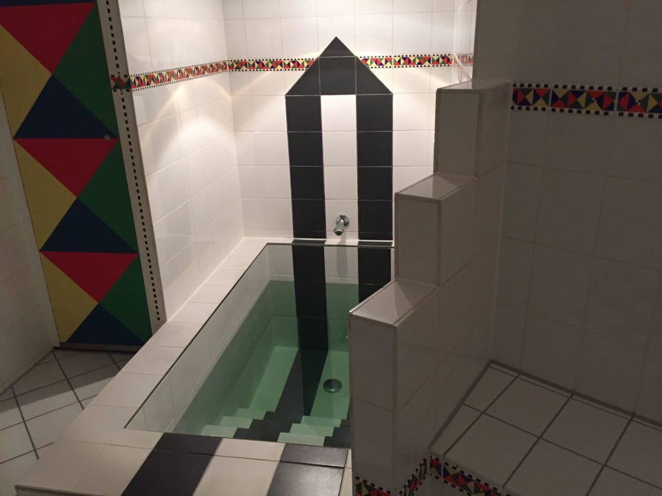 Kaltwasserbecken Bernstein Villa Kastania