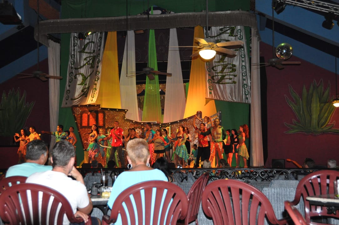 Blick auf die Bühne Hotel Riu Tequila