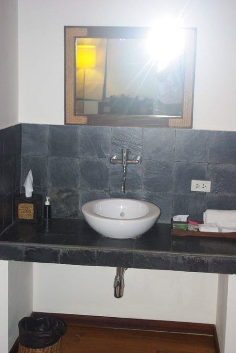 Waschbecken im Zimmer Hotel Saboey Resort & Villas