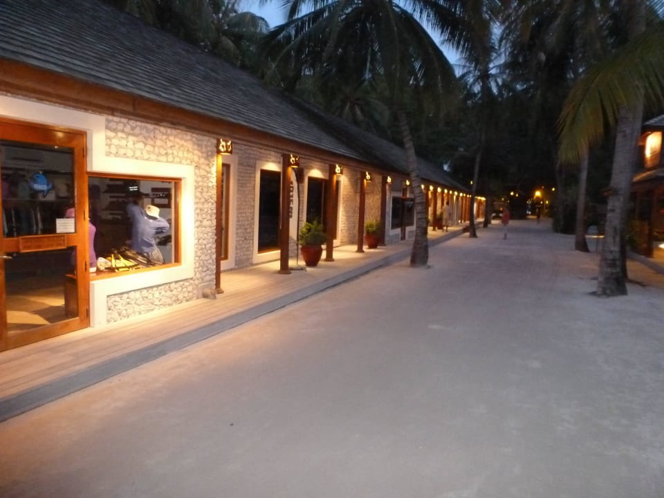 Einkaufsmeile Kuredu Island Resort & Spa