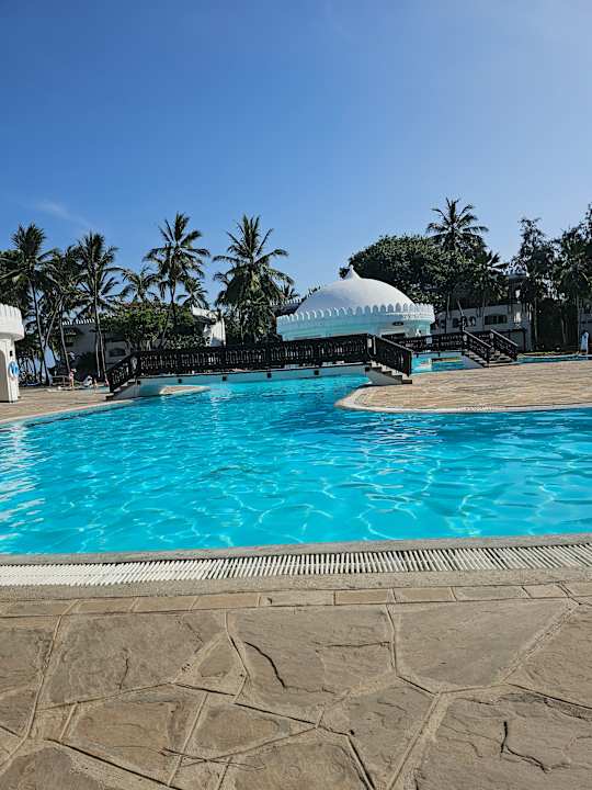 Pool Hotel Southern Palms Beach Resort