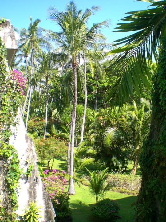 Blick in die Gartenalage Hyatt Regency Bali