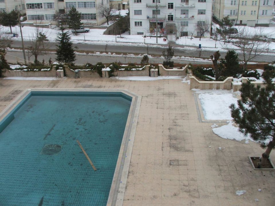 Pool im Winter Hotel Dinler Ürgüp
