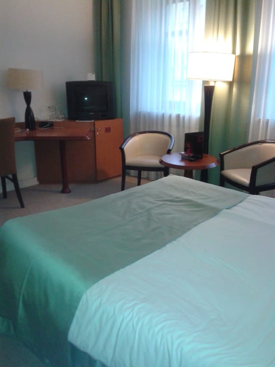 SUPER GROßE ZIMMER :!SCHÖN HEL Hotel Mercure Opole
