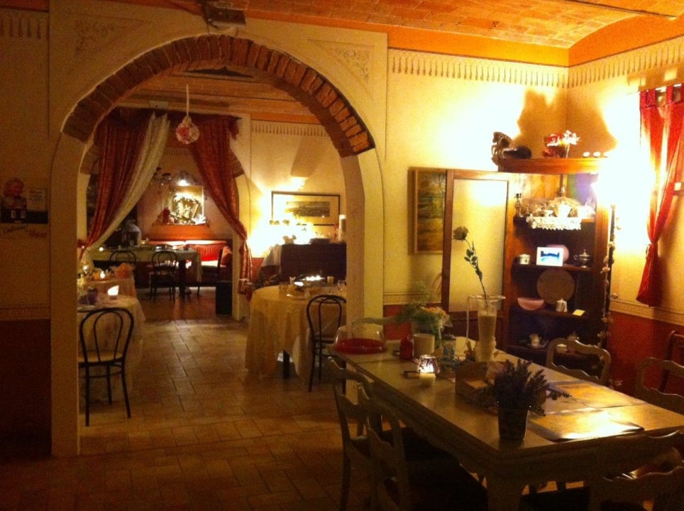 Hall and restaurant Villa Arianna B&B