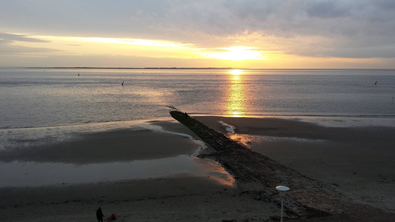 Sonnenuntergang Strandhotel Pique