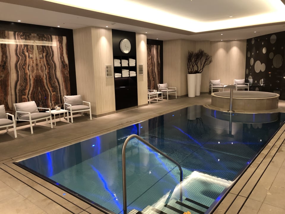 Pool The Ritz-Carlton, Berlin