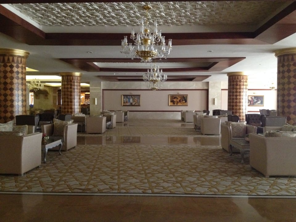 Piano bar Royal Alhambra Palace