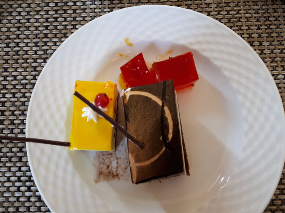 Gastro Miramar Al Aqah Beach Resort