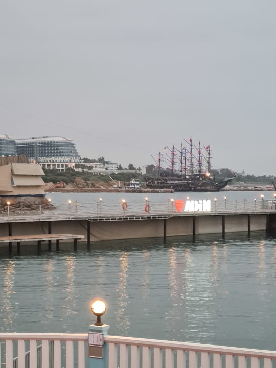 Strand Adin Resort Hotel