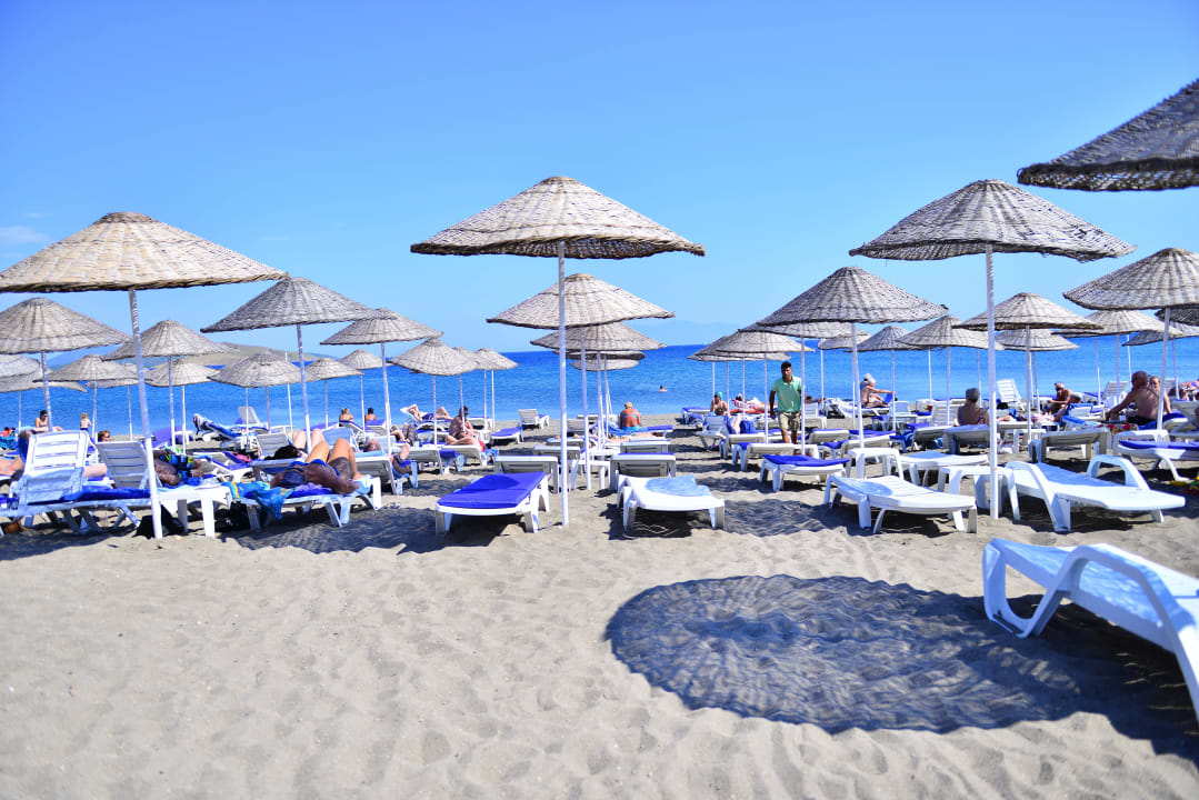 Beach Petunya Beach Resort