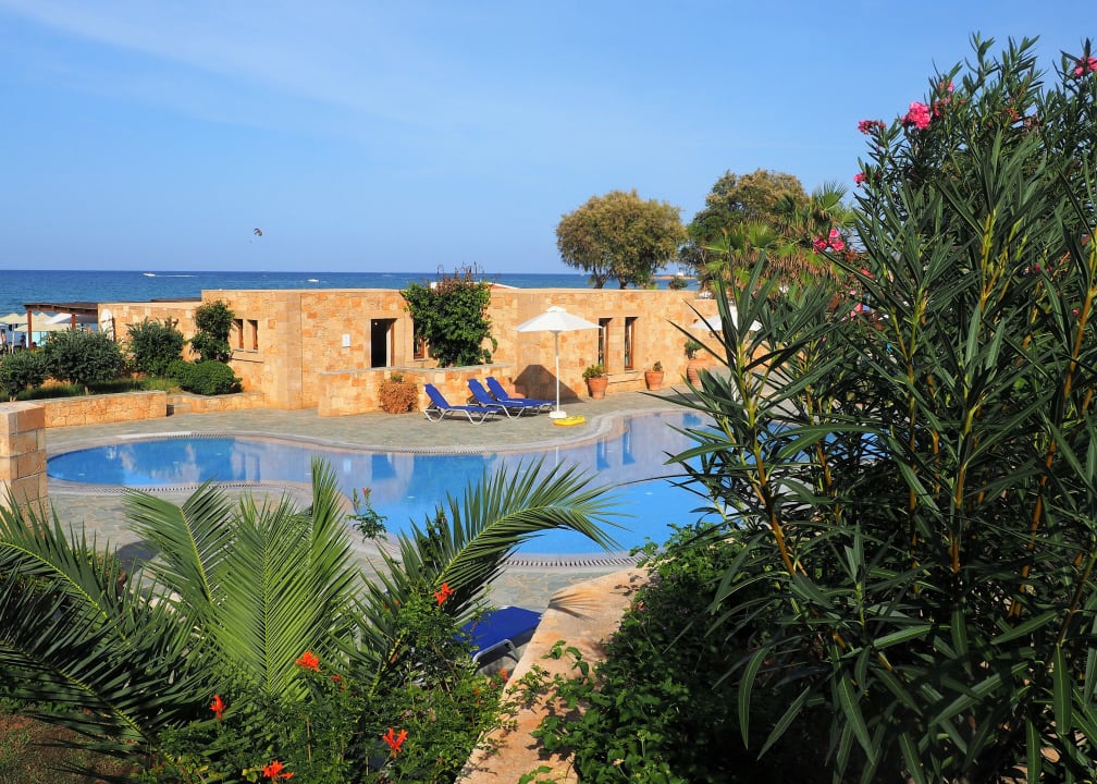 Pool Kernos Beach Hotel & Bungalows