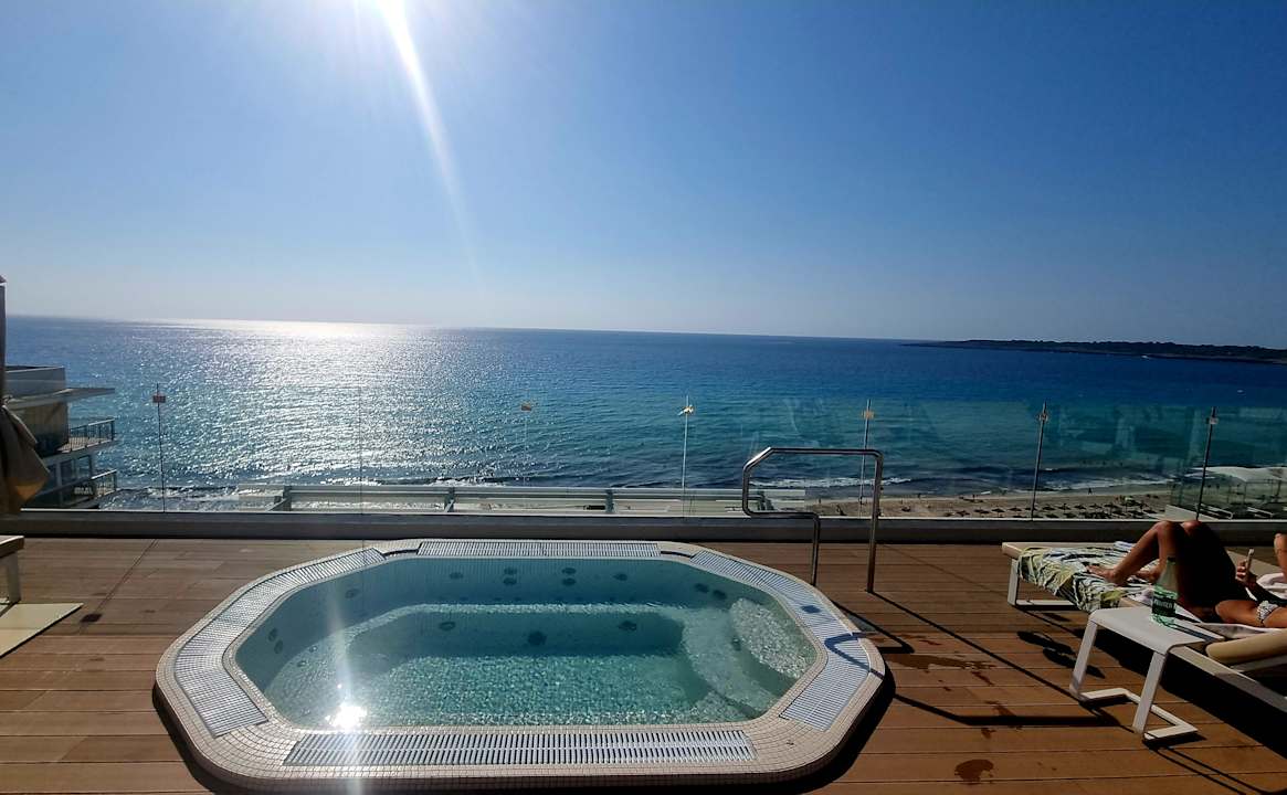 Pool Sabina Hotel & Suites