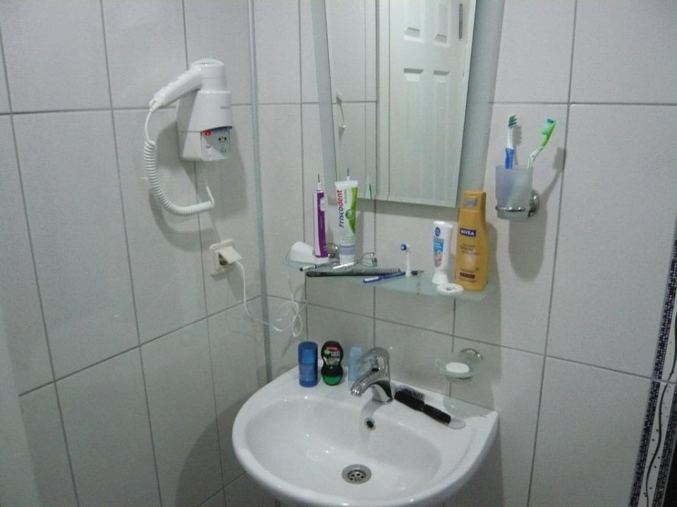 Teilansicht Bad im neuen Appartement Hotel Sirma